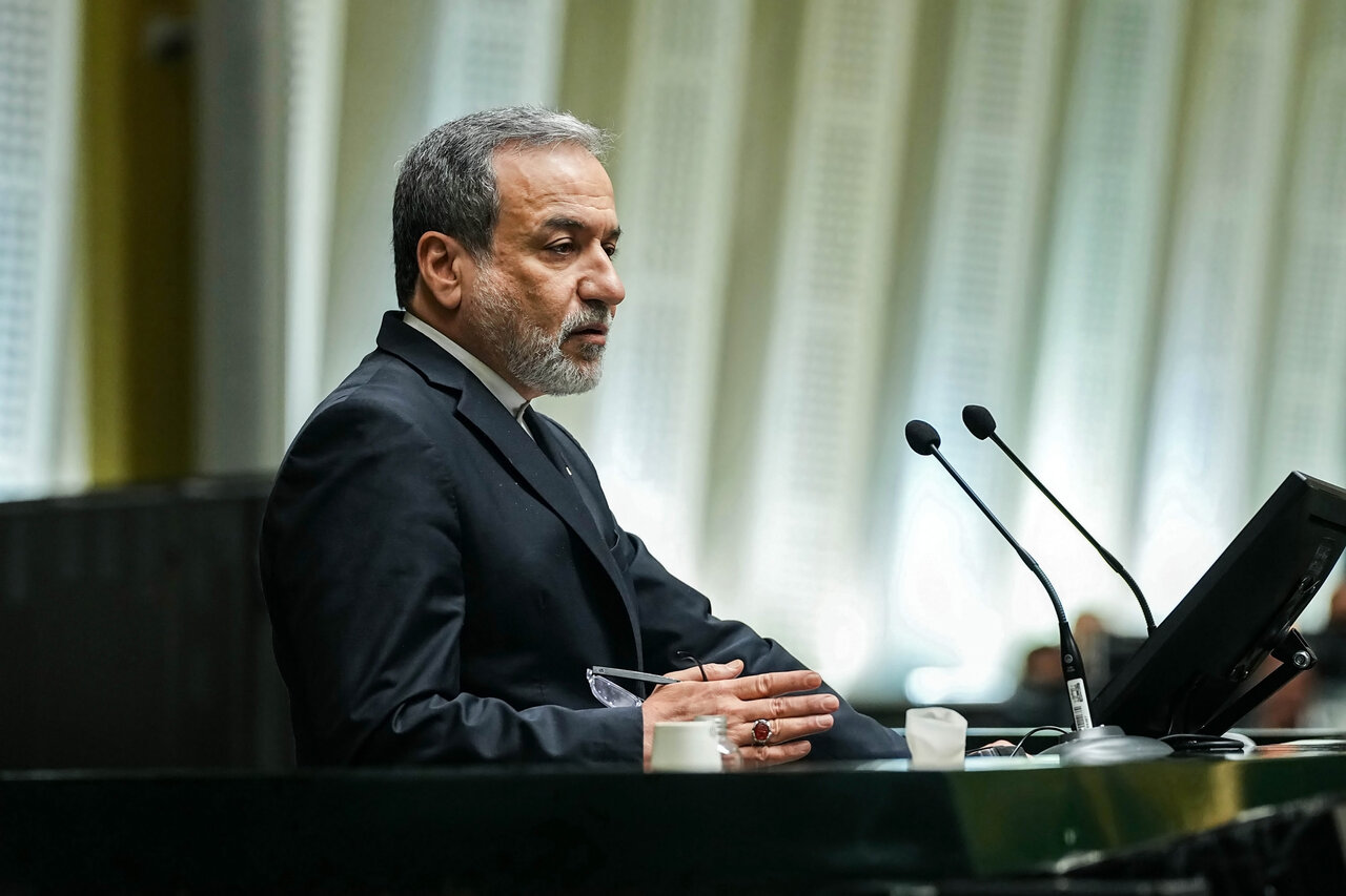 حضور امیر موسوی و عراقچی در جلسه غیرعلنی مجلس