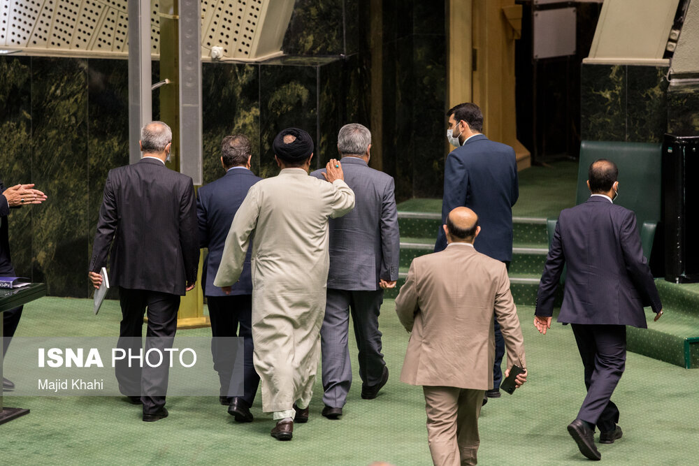 مجلس از طرح سوال از وزیر کشور تا مراسم تحلیف 