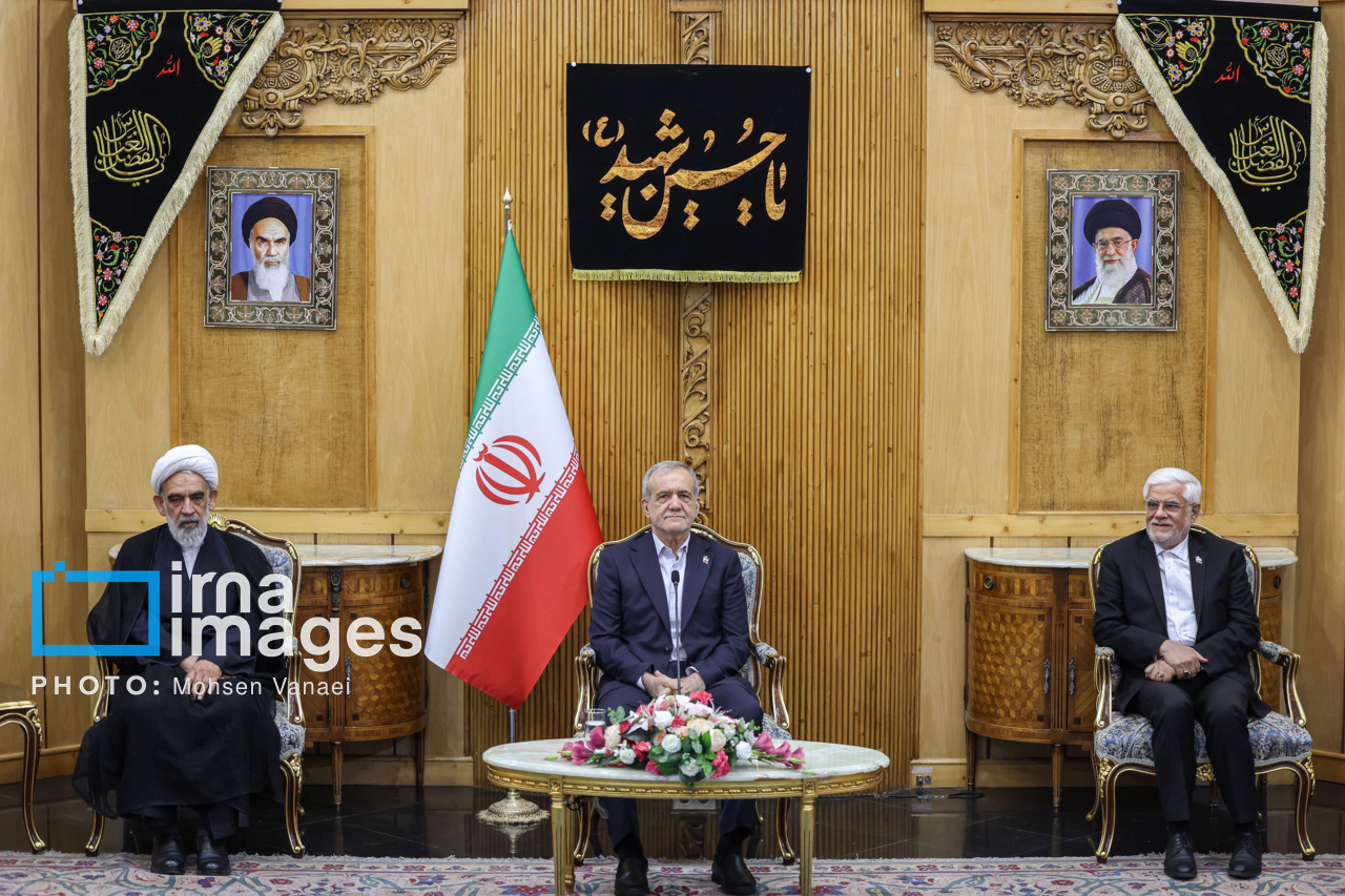 تصاویر بدرقه رئیس‌جمهور در سفر به پاکستان