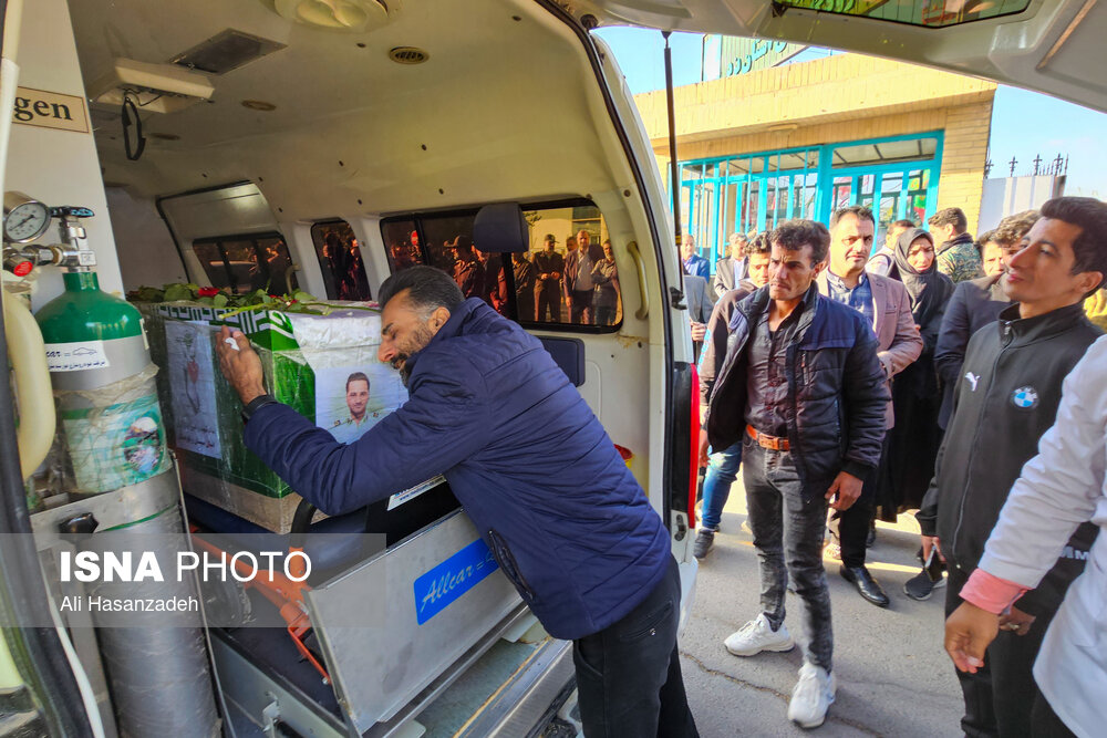 استقبال از پیکر شهید مدافع امنیت ستوان سوم هادی زارع باغبیدی در یزد