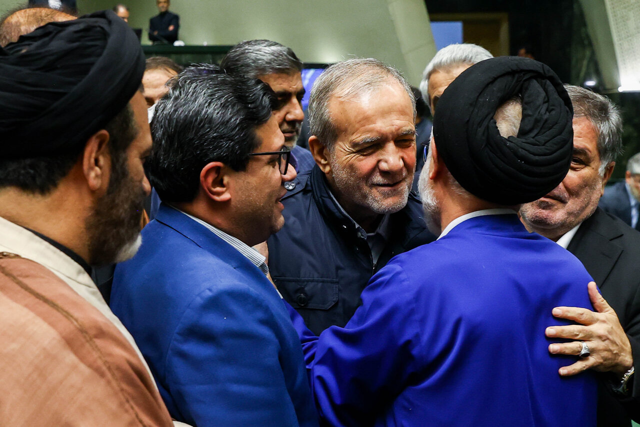 بررسی اجرای برنامه هفتم در مجلس با حضور رئیس جمهور