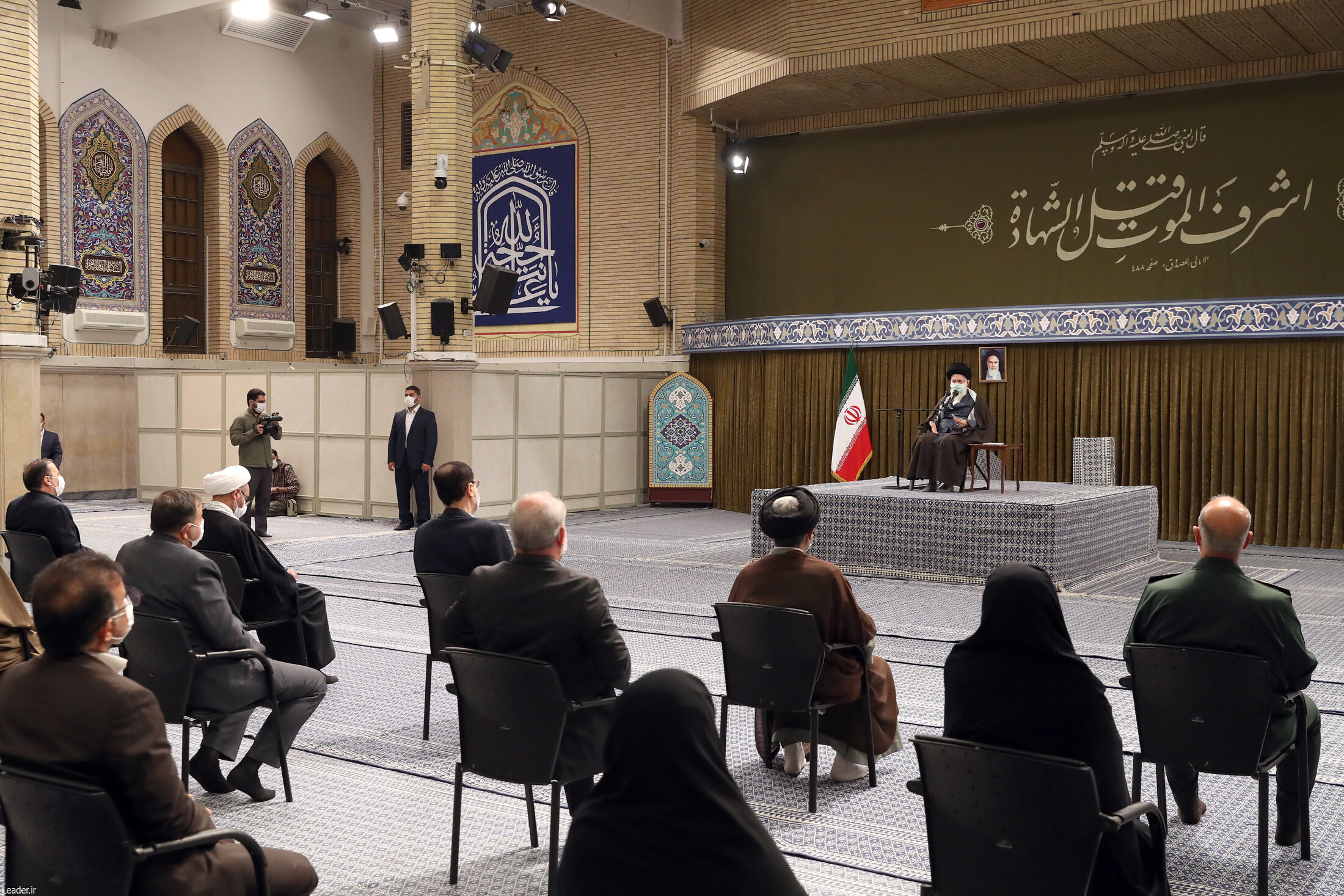 دیدار دست‌اندرکاران کنگره‌ شهدای ایلام با رهبر انقلاب