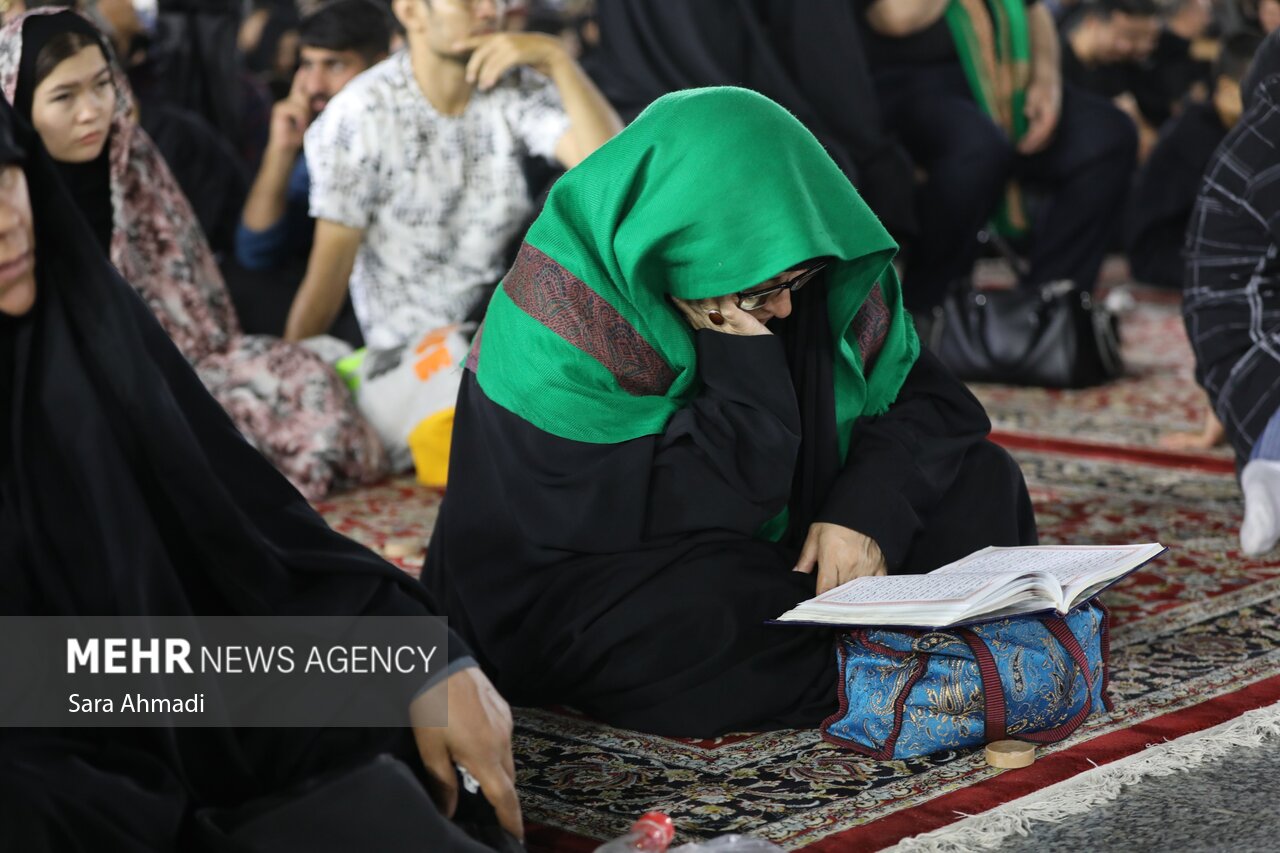 شب شهادت امام رضا(ع) در حرم مطهر رضوی