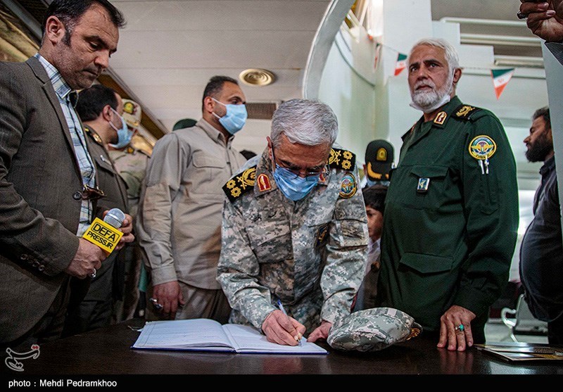 بازدید سرلشکر باقری از مناطق دفاعی جنوب