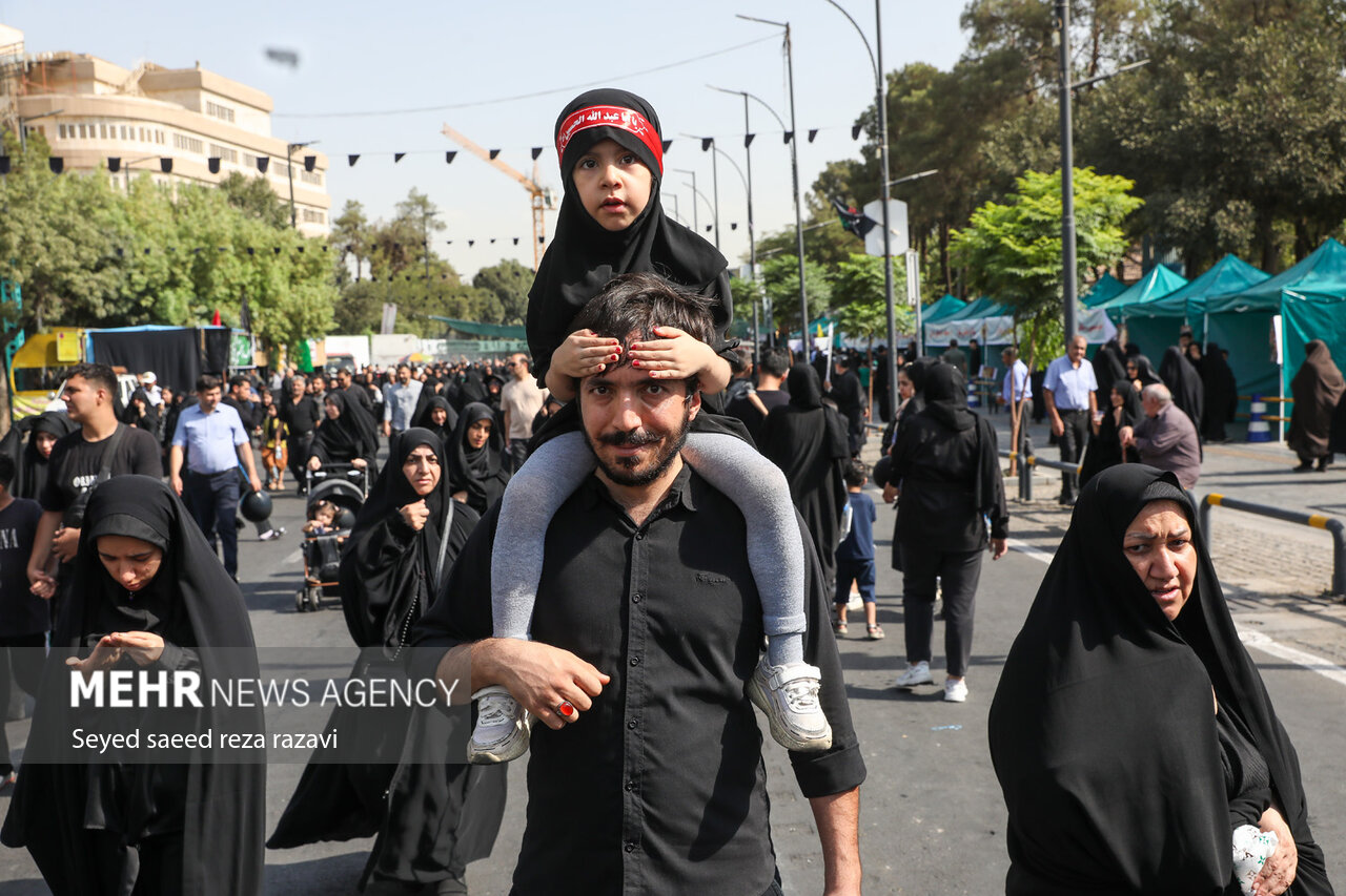  مراسم پیاده‌روی جاماندگان اربعین