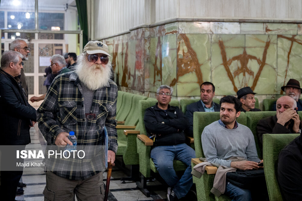 بازیگران در مراسم ختم مرحوم عنایت بخشی