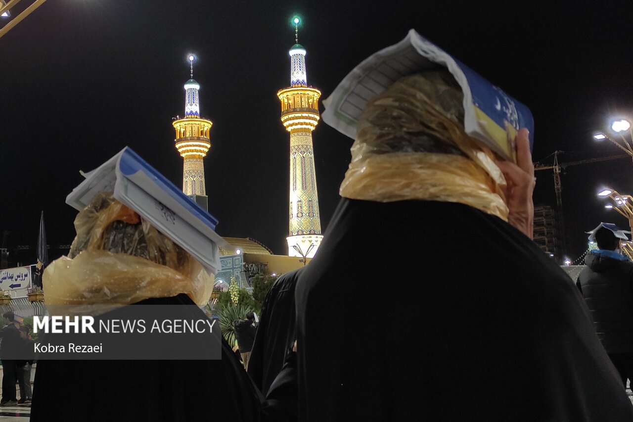مراسم احیای شب ۲۱ رمضان در حرم رضوی