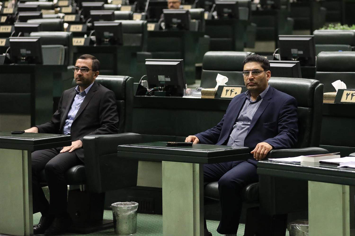 نشست غیرعلنی مجلس با حضور وزیر آموزش و پرورش