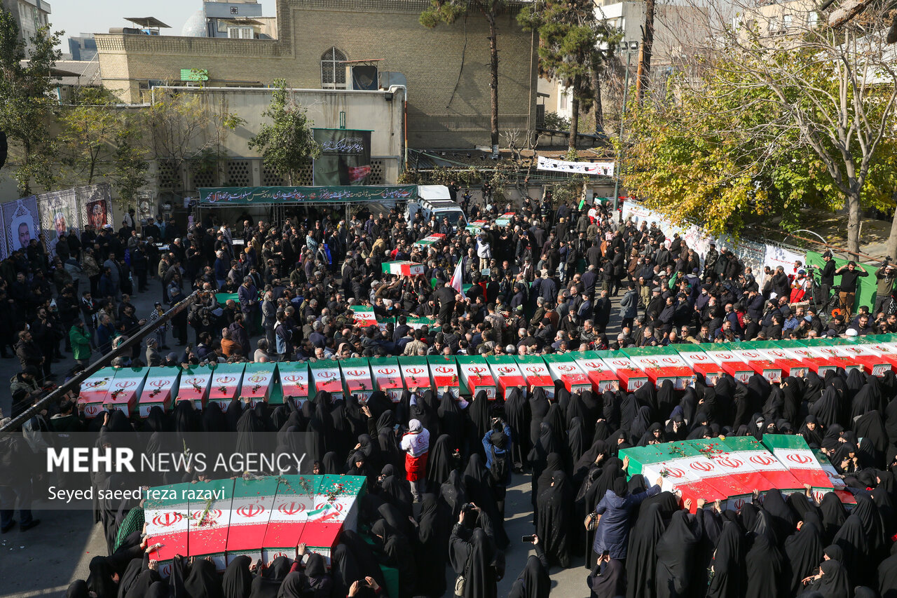 تشییع پیکر مطهر ۳۰۰ شهید گمنام دفاع مقدس در سراسر کشور