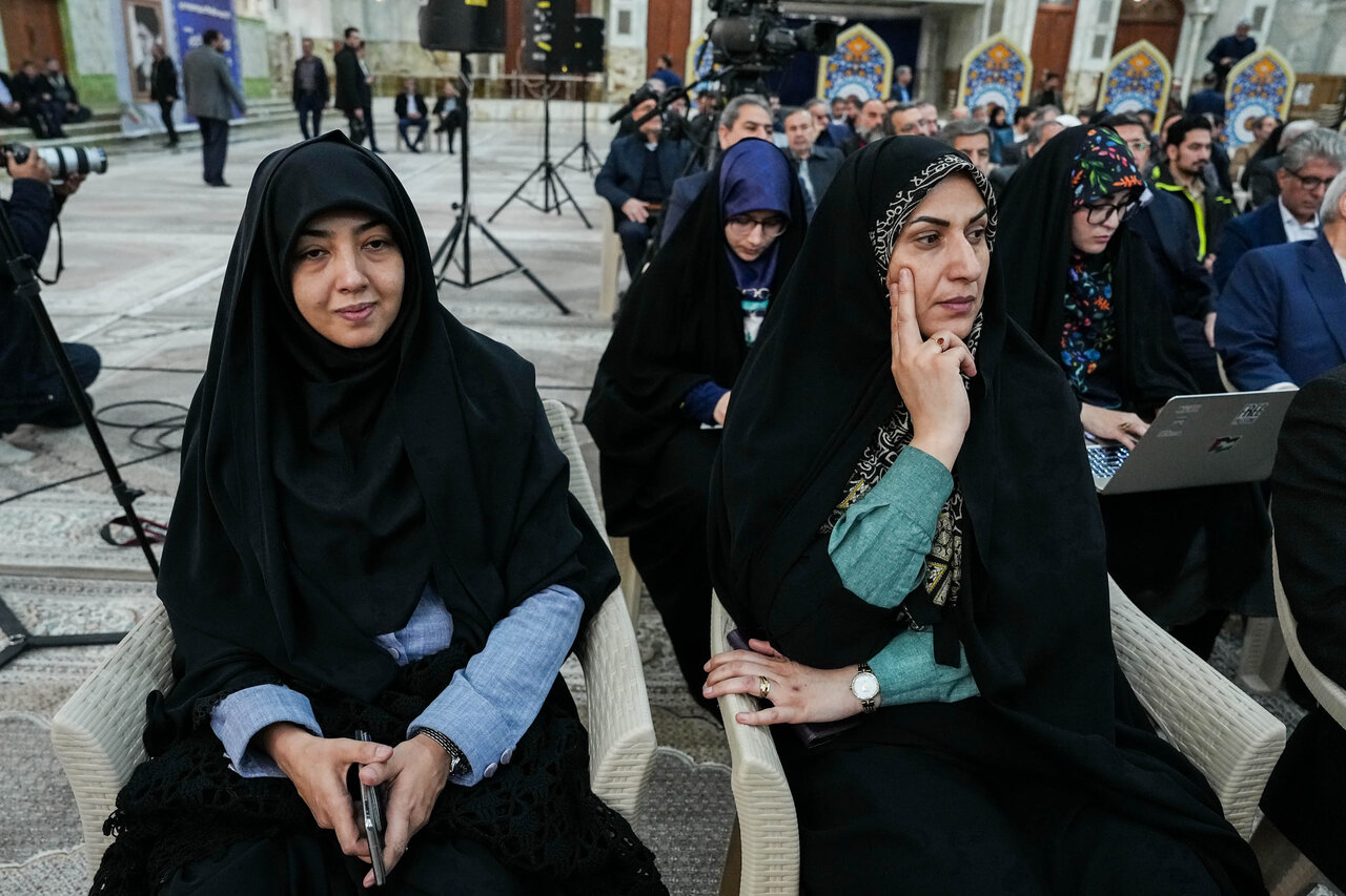 تجدید میثاق رئیس مجلس و نمایندگان با آرمان‌های امام(ره)