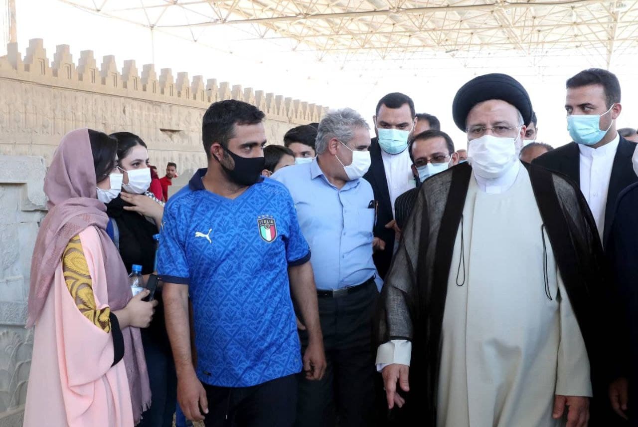 حضور رئیسی در تخت جمشید و حافظیه شیراز