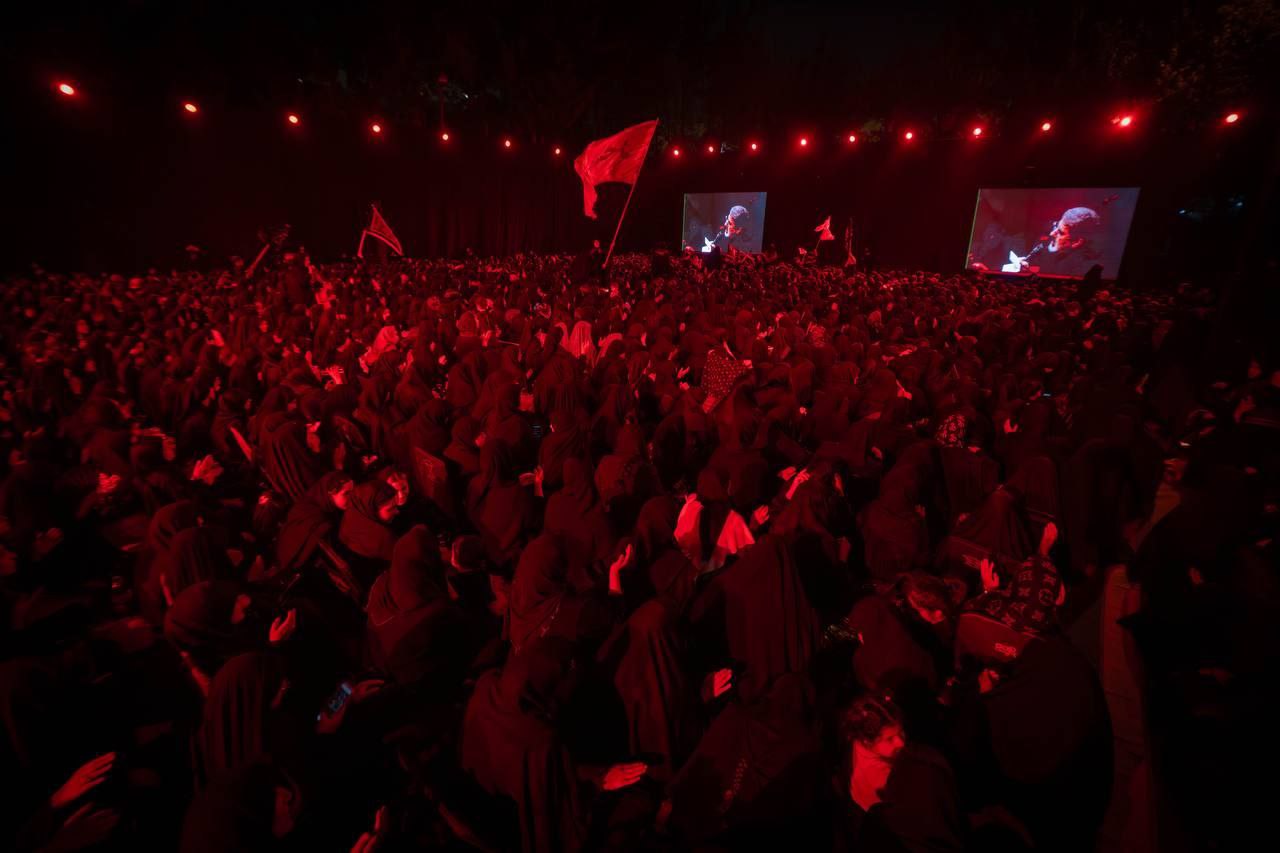 حضور قالیباف در مراسم عزاداری شب هفتم محرم هیئت مکتب‌الزهرا (س) 