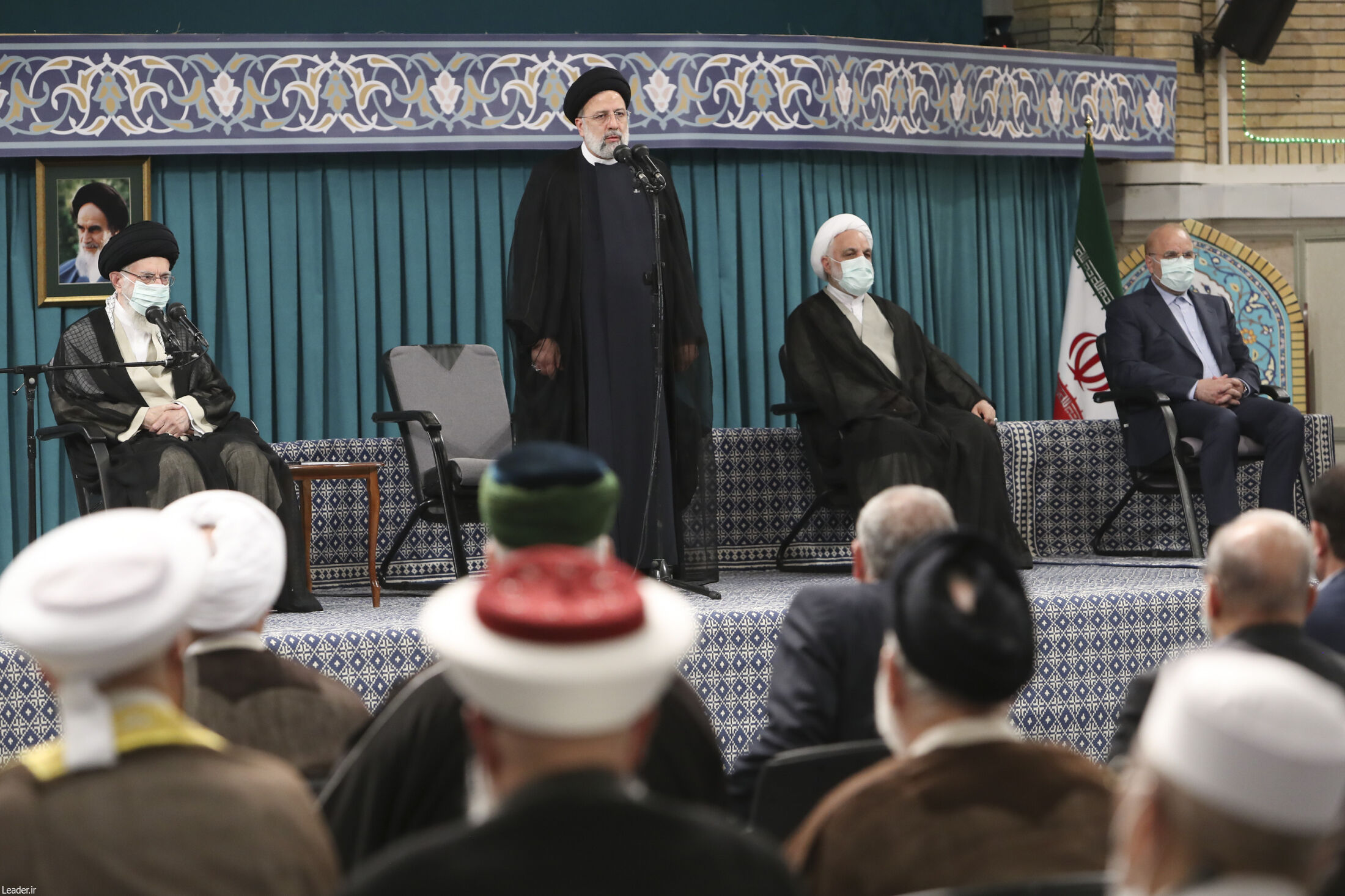 دیدار مسئولان و میهمانان کنفرانس وحدت اسلامى‌ با رهبرانقلاب