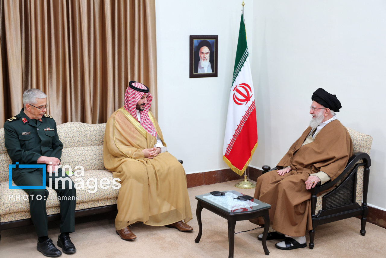 تقدیم پیام پادشاه عربستان به رهبر انقلاب