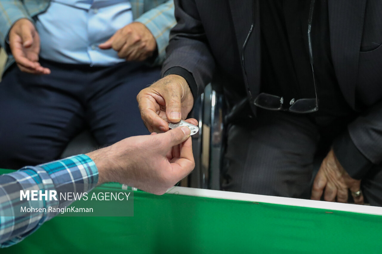 مراسم وداع با پیکر مطهر شهید محمدحسن زارعی