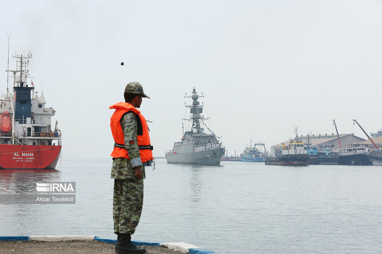 استقبال از ناو گروه ۸۶ ارتش در بندرعباس