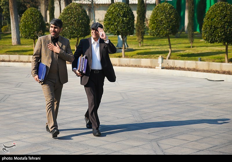 اعضای هیئت دولت در جمع خبرنگاران