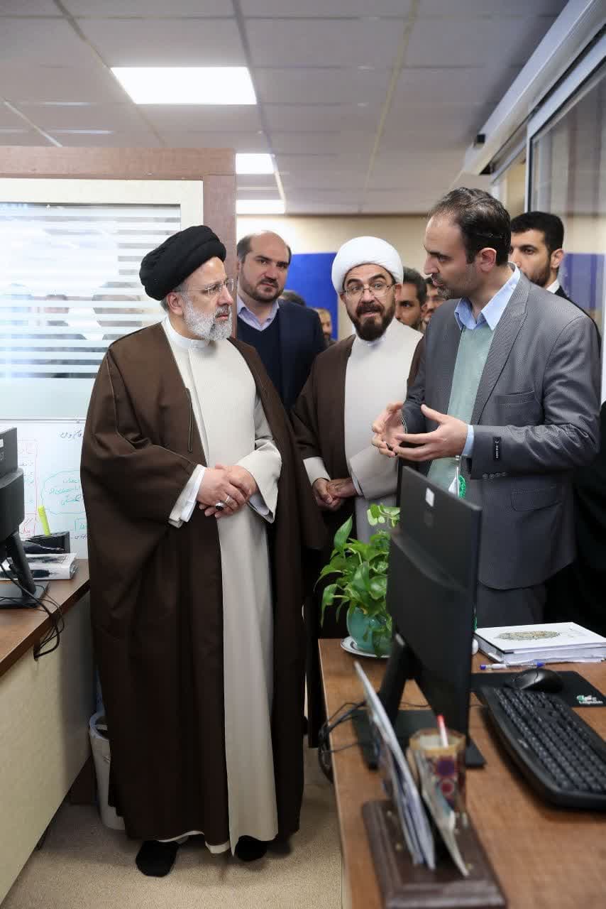 حضور رئیس‌جمهور در مرکز ارتباطات مردمی ریاست جمهوری