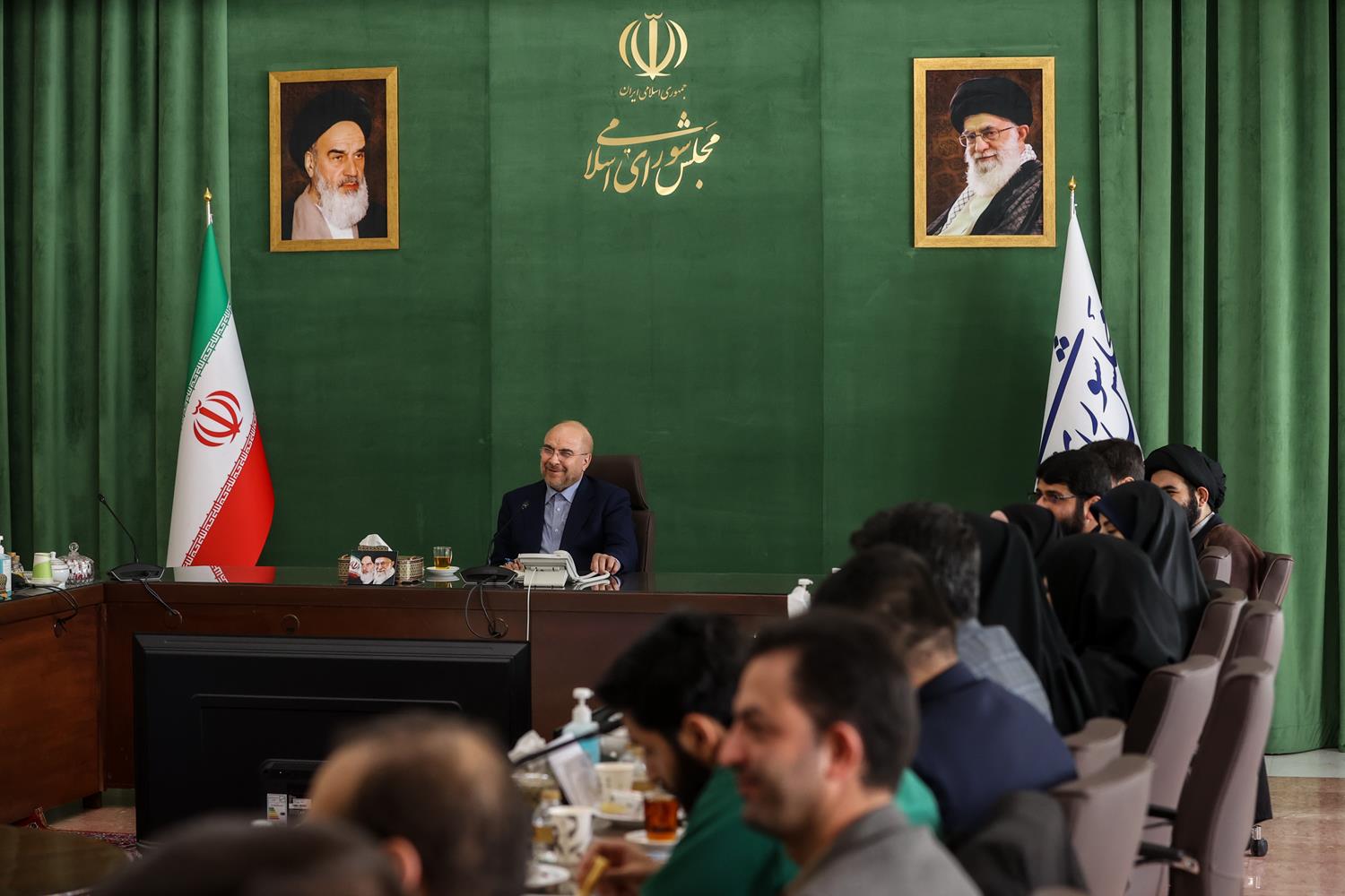 دیدار جمعی از جوانان با قالیباف به مناسبت روز جوان