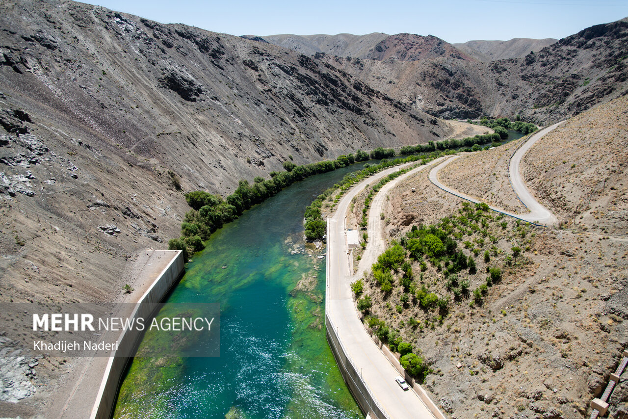 کم‌آبی پشت دیوار سد زاینده‌رود