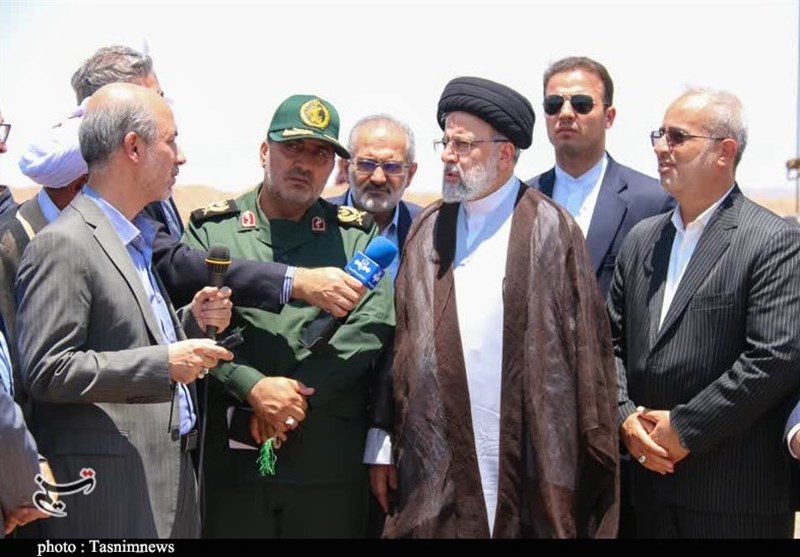  بازدید رئیسی از خط انتقال آب خلیج‌ فارس به کرمان 