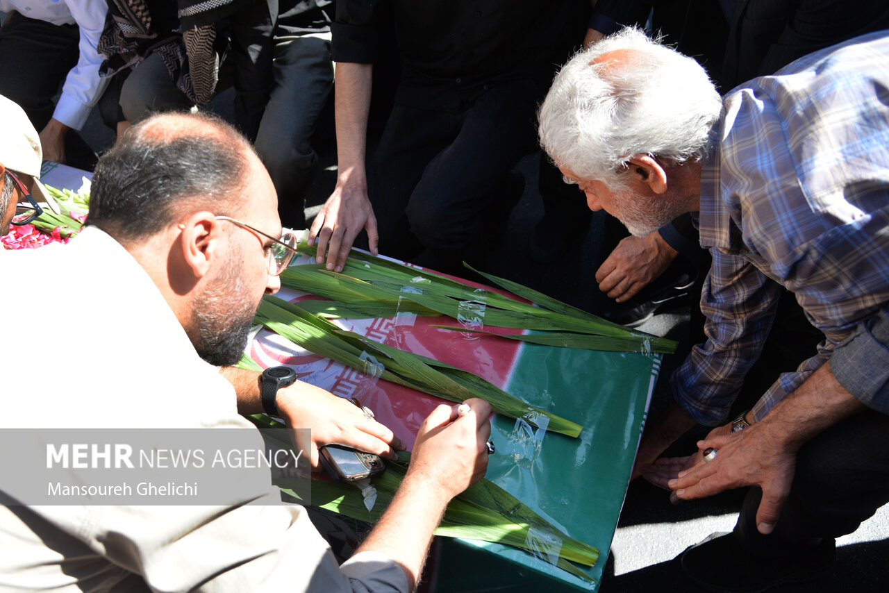 تشییع پیکر شهید راه وطن «مجید وفایی» در شاهرود