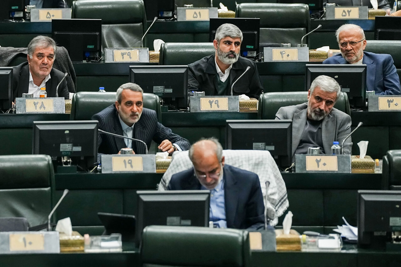 حضور امیر موسوی و عراقچی در جلسه غیرعلنی مجلس