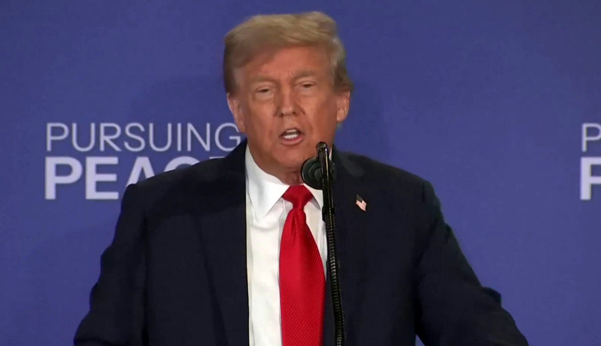 چرت زدن  ترامپ در مراسم سالگرد ١١سپتامبر