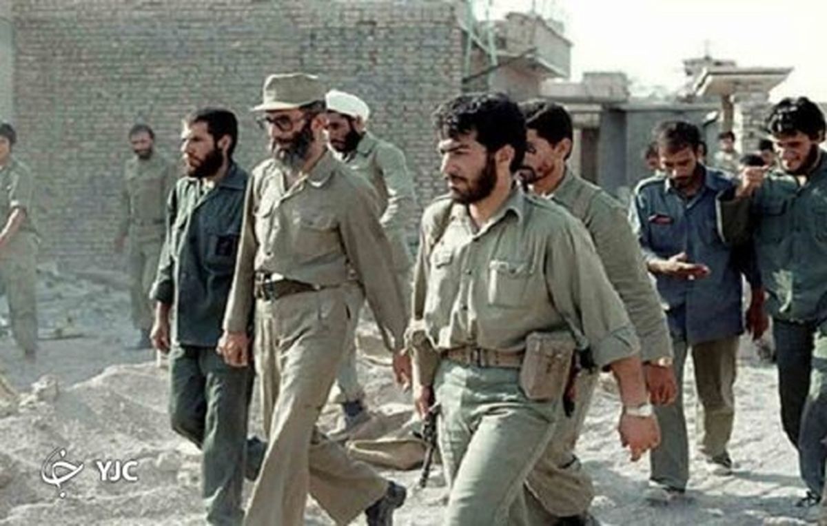 رهبر انقلاب با پوشش نظامی +تصاویر