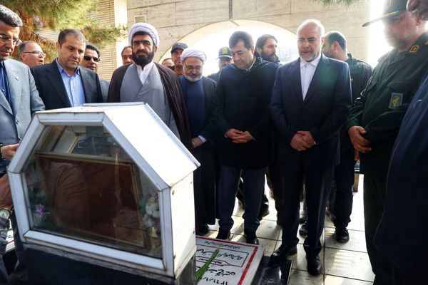 ادای احترام قالیباف به مقام شامخ شهدای شهرستان طرقبه / افتتاح خانه کشتی طرقبه 