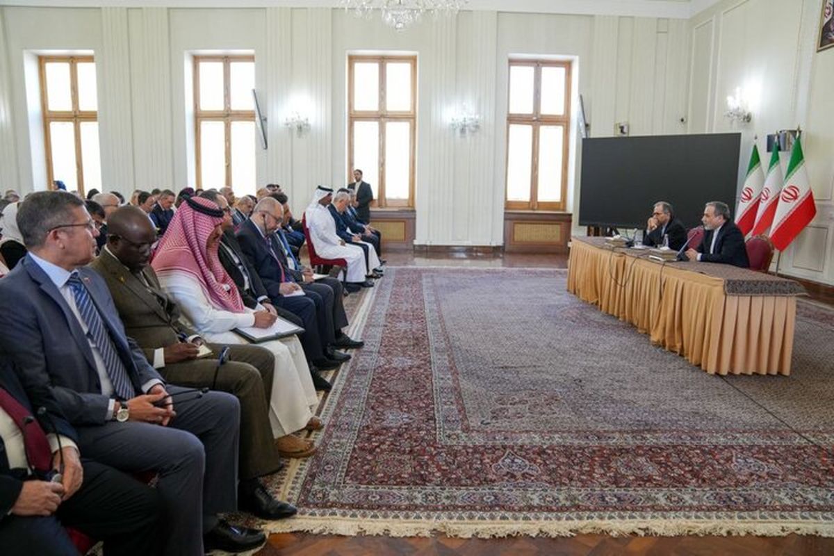 واکنش صریح عراقچی به اتهامات هسته‌ای