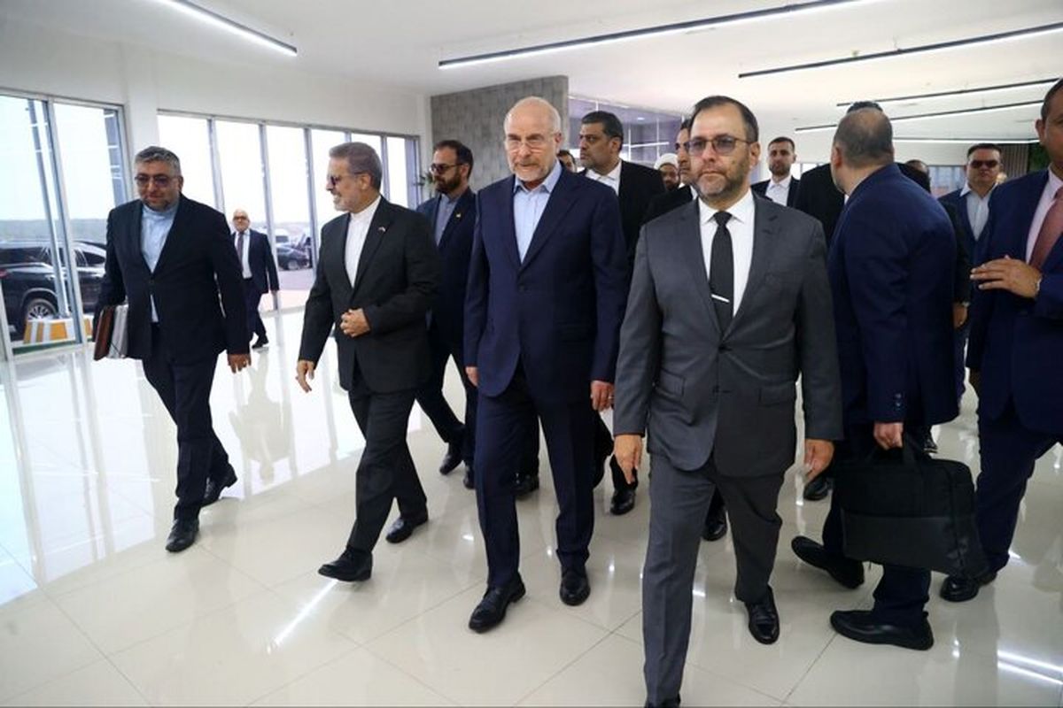 قالیباف: ایران تضمینکننده صلح منطقه است/ادای احترام رئیس مجلس و هیئت پارلمانی ایران به سیمون بولیوار/بازدید رئیس مجلس از مرکز فناوری ایران در کاراکاس