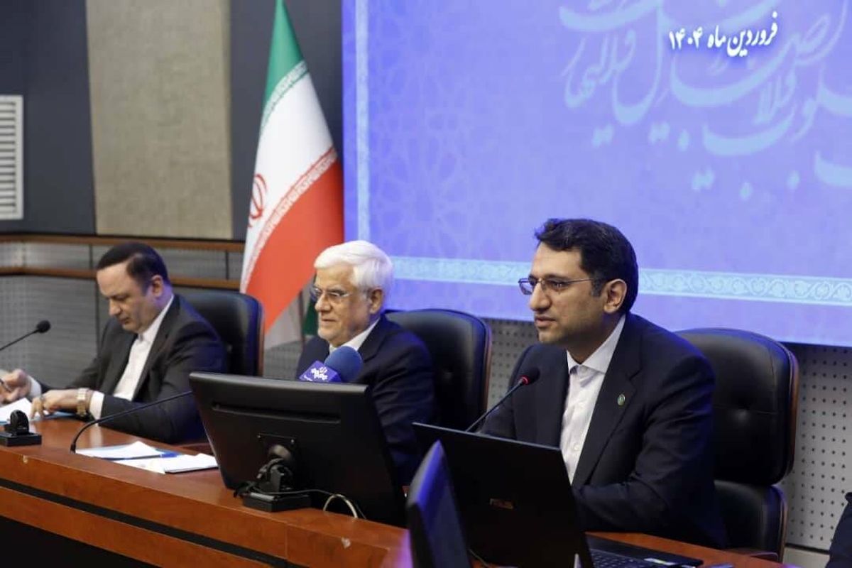 عارف: اولویت مناطق آزاد، توسعه همکاری‌های اقتصادی با کشورهای همسایه است