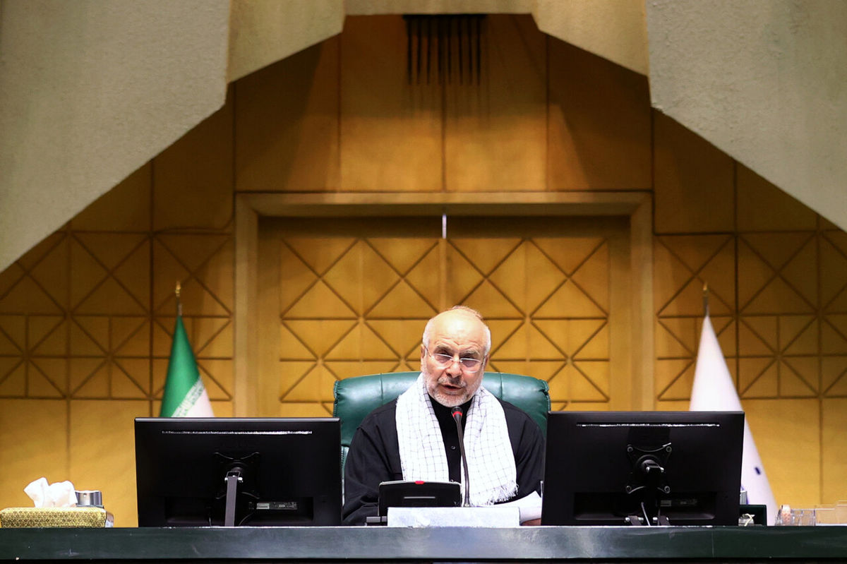 قالیباف: ارز ترجیحی هرگز در بودجه حذف نمی‌شود نه برای دارو و نه برای کالاهای اساسی/ این بودجه دولت نیست، بودجه زندگی مردم است / هدف بودجه باید ایجاد ثبات اقتصادی در کشور باشد