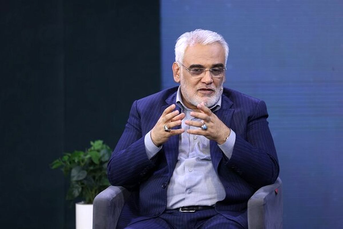فرزند شهید طهرانچی: خون شهدا مسیر سرافرازی ایران را هموار میکند