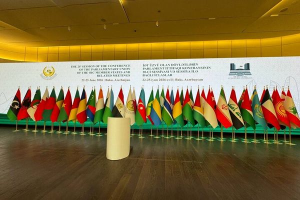 عکس یادگاری اعضای اجلاس بین المجالس در باکو 