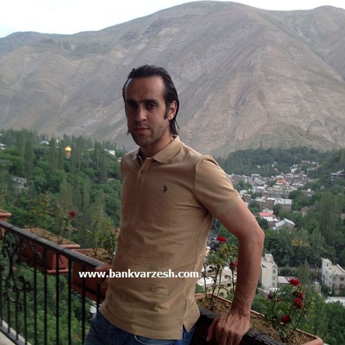 علی کریمی در آغوش طبیعت /عکس