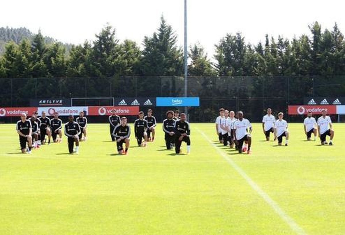 ادای احترام به جورج فلوید در فوتبال ترکیه +عکس