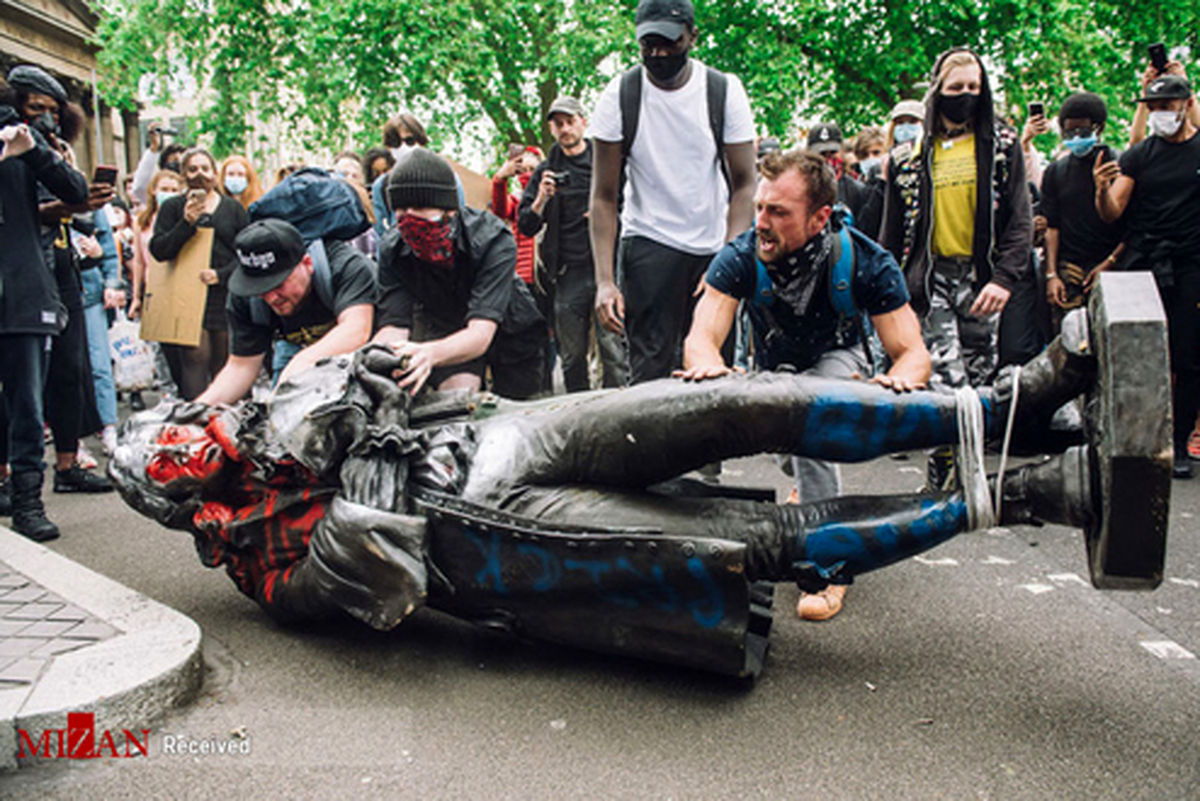 تصاویر: پایین کشیدن مجسمه برده فروش در انگلیس