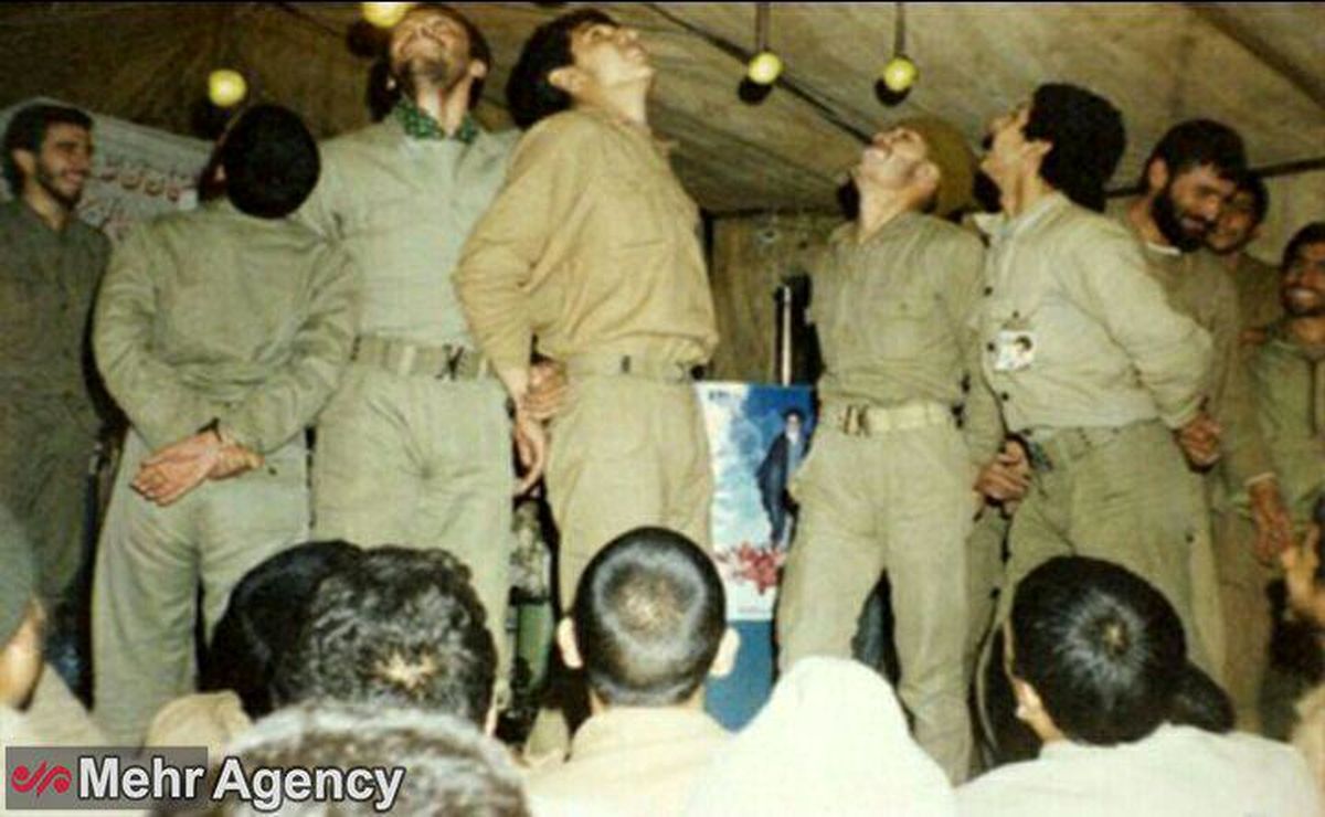 عکس: مسابقه سیب‌خوری در جبهه!