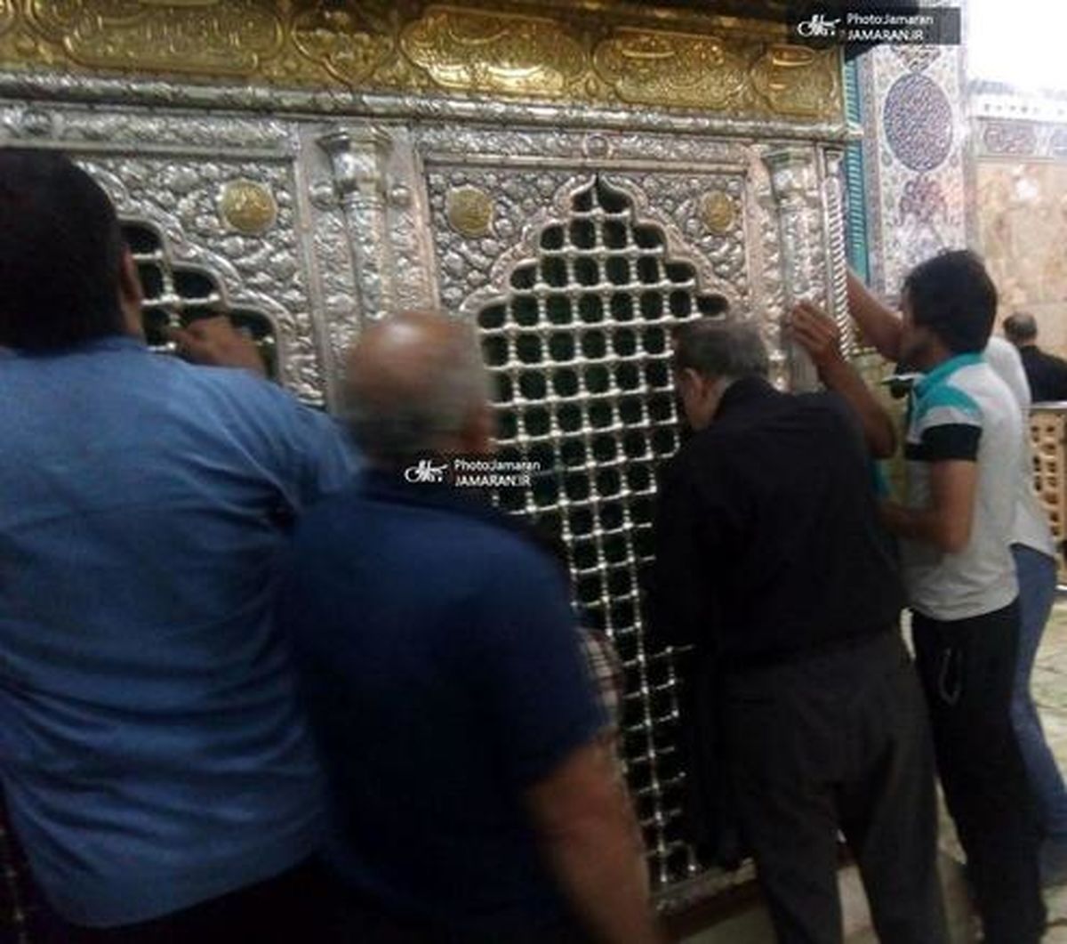 عکس: نجفی در حرم حضرت معصومه پس از ارتکاب قتل