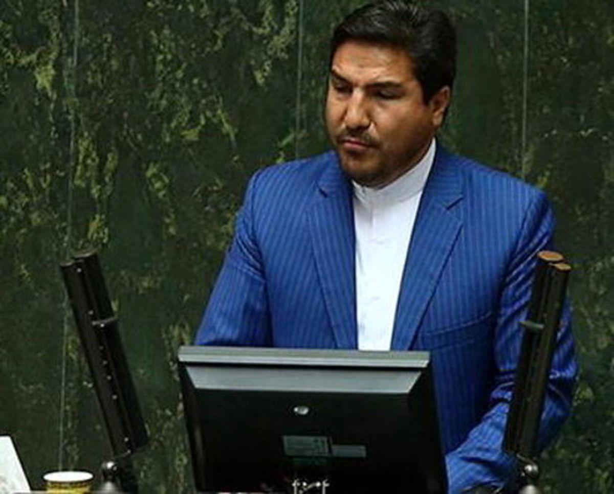 برزگر: واکسن کرونا ماندن در خانه است