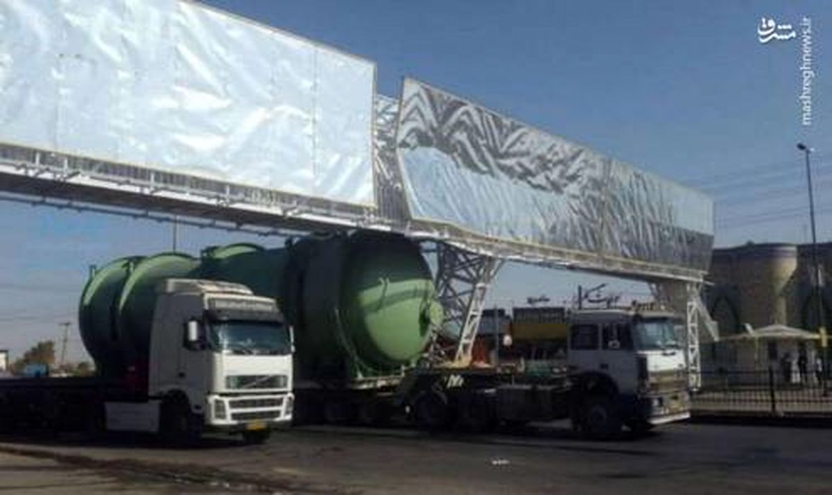 برخورد خودرو سنگین با پل هوایی +عکس