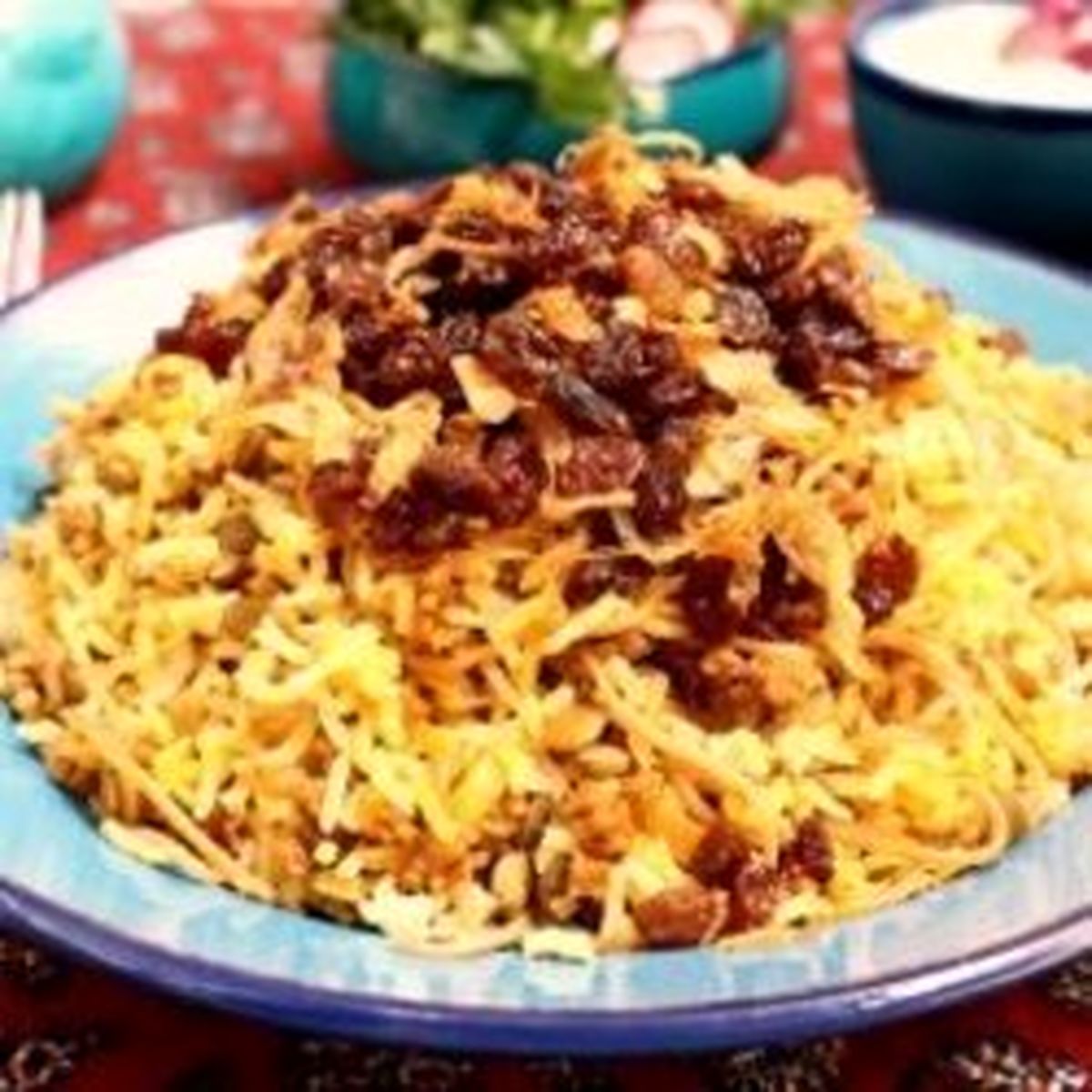 دستور پخت رشته پلو با گوشت به صورت مرحله‌ای