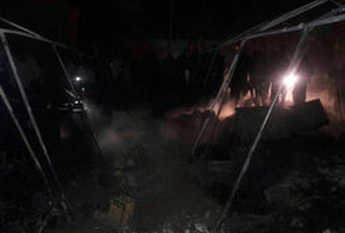 چادر زلزله زدگان سرپل ذهاب دچار حریق شد +تصاویر