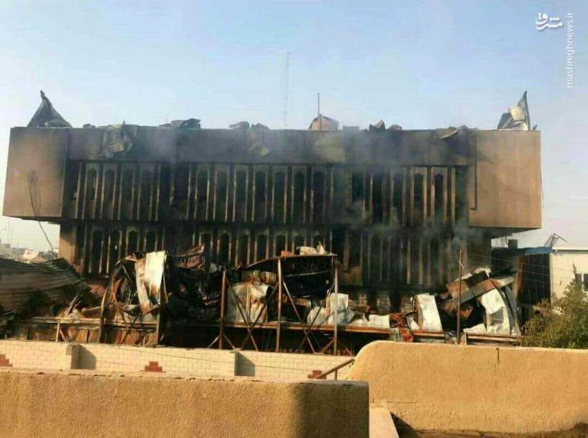 عکس:  استانداری بصره پس از آتش سوزی