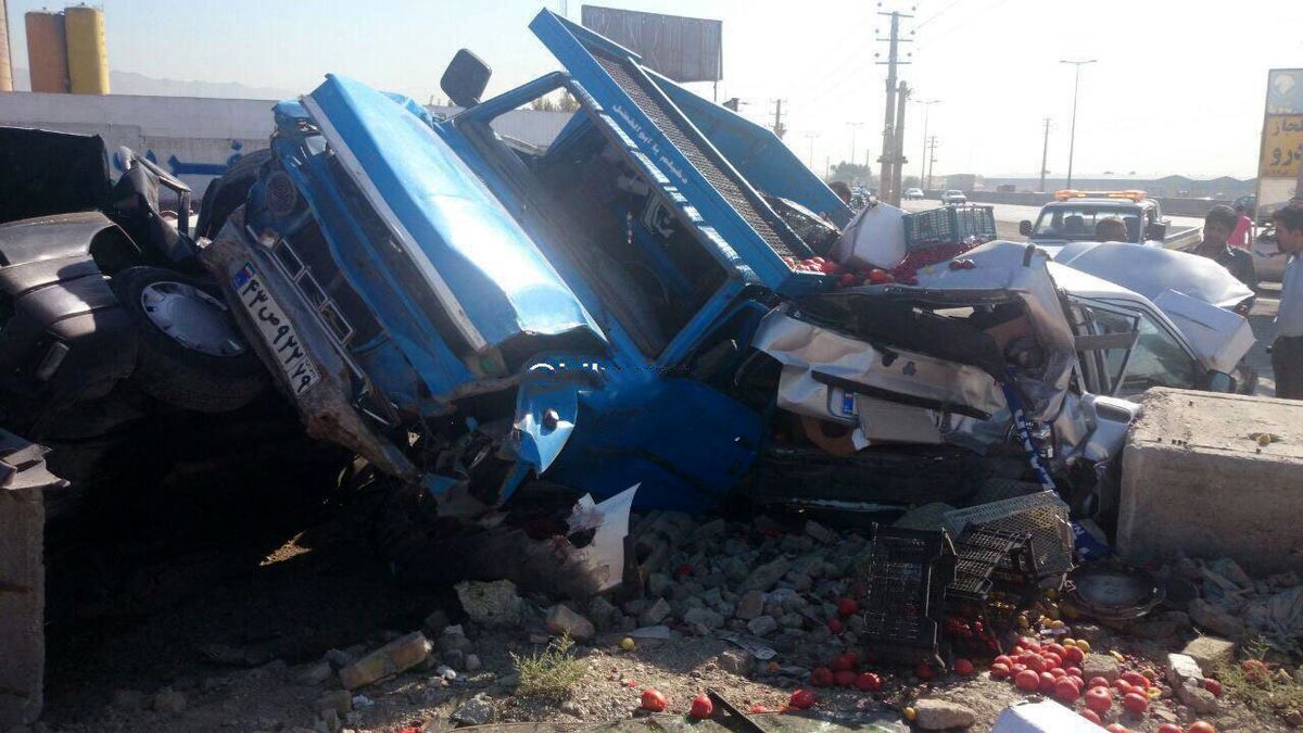 تصادف شدید ۴دستگاه خودرو در جاده چیتگر +عکس