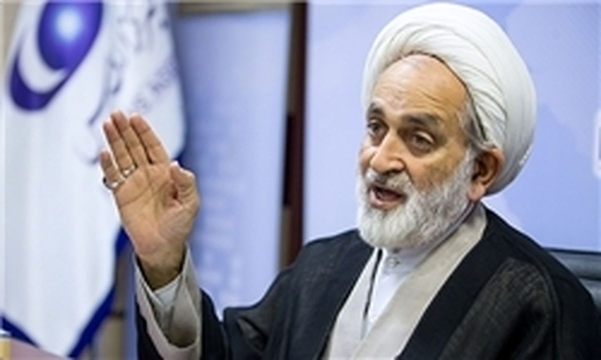 سالک: عده‌ای در دولت و بیرون دولت باید از بیگانه ببرند