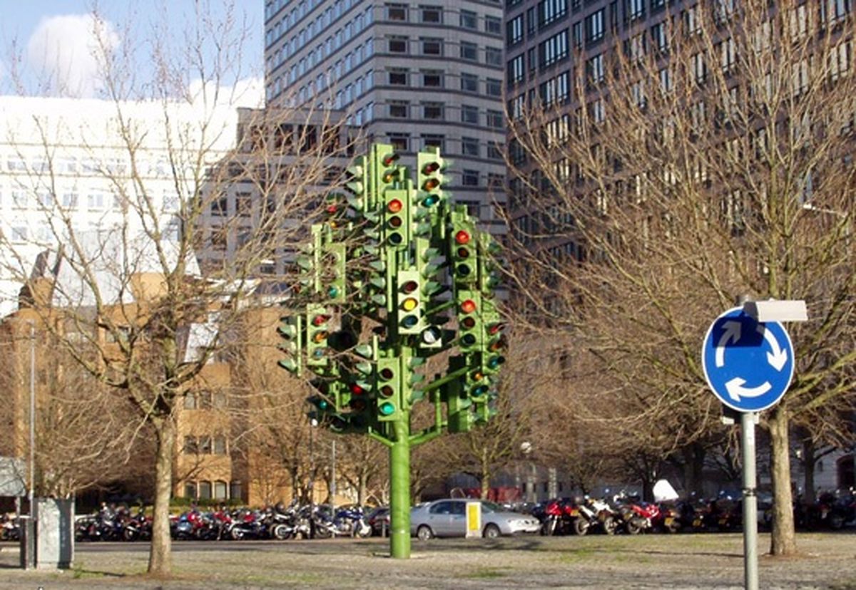 عجیب‌ترین‌چراغ‌راهنمایی و رانندگی/عکس