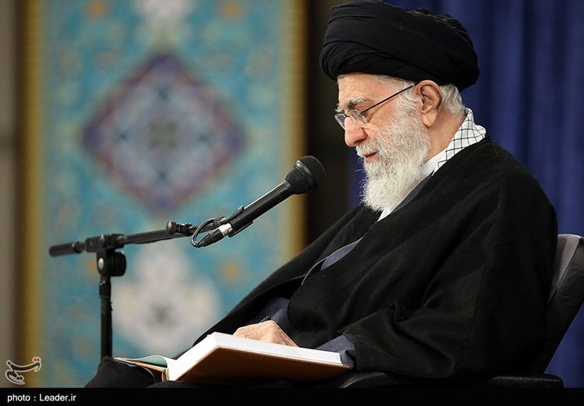  رهبر انقلاب: دستگاههای فرهنگی حقایق تاریخ و جنایتهای دشمنان را برای جوانان تبیین کنند